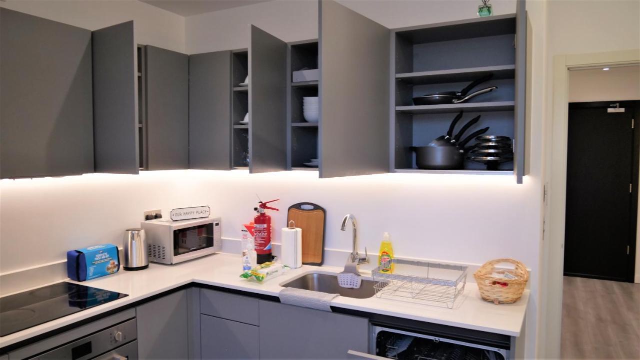 Stylish 2 Bedrooms, 2 Bathrooms With Workspace In Milton Keynes Exterior foto