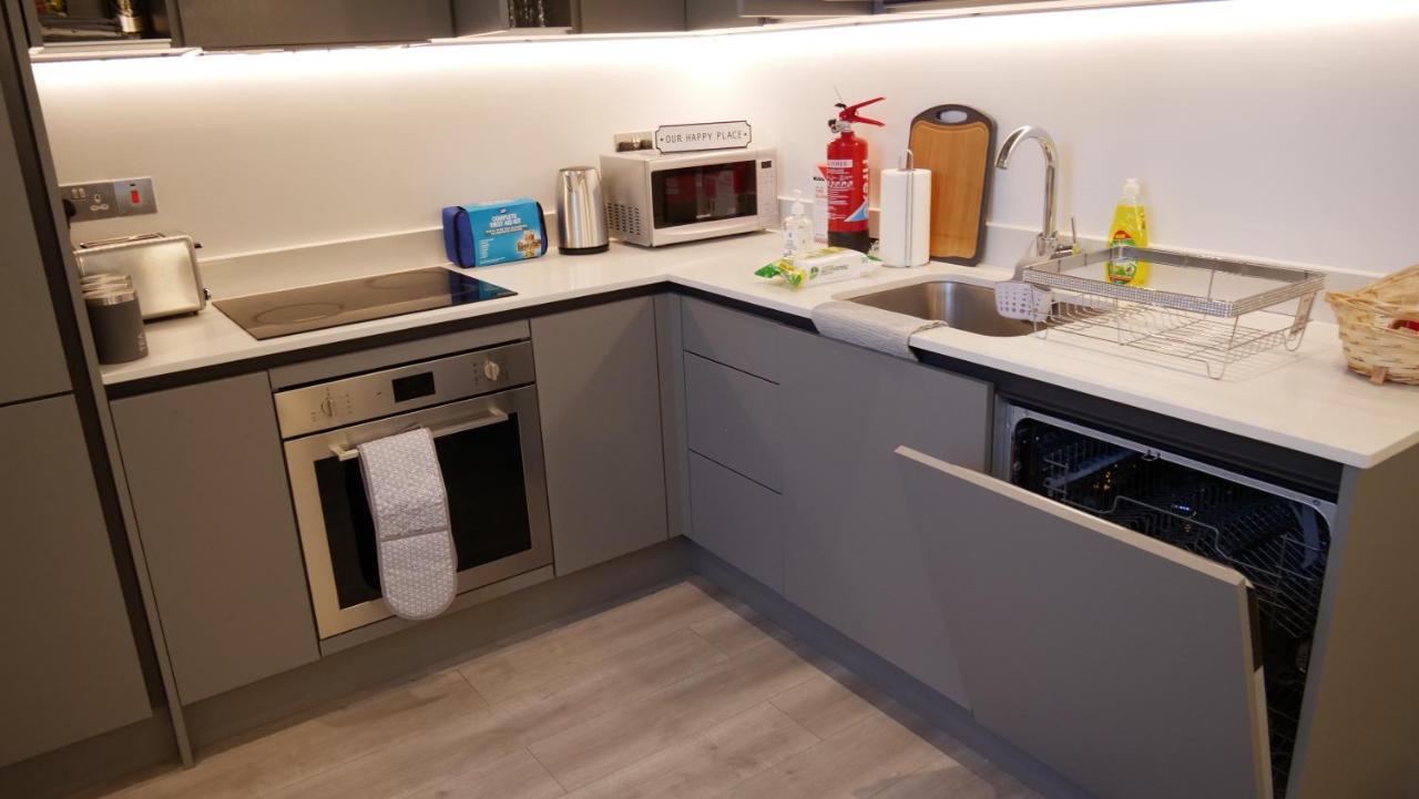 Stylish 2 Bedrooms, 2 Bathrooms With Workspace In Milton Keynes Exterior foto